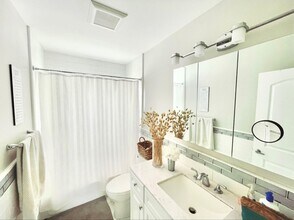 2852 SW 36th Ave in Miami, FL - Building Photo - Building Photo