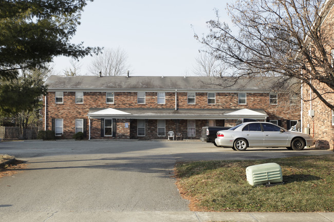 Summerfield Apartments in Louisville, KY - Building Photo - Building Photo