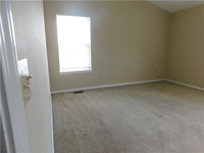 476 Rosebud Cir in Walton, KY - Building Photo - Building Photo