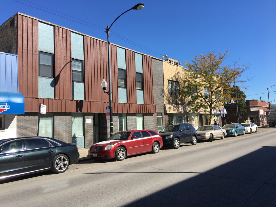 5642 W Diversey Ave-Unit -Office 103 in Chicago, IL - Building Photo