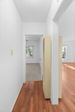 11660 Chenault St in Los Angeles, CA - Foto de edificio - Building Photo