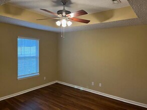 102 Boyd Dr in Flat Rock, NC - Building Photo - Building Photo