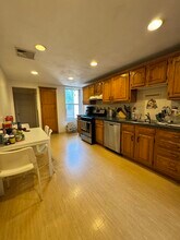 1901 Beacon St, Unit 2 in Brookline, MA - Building Photo - Building Photo