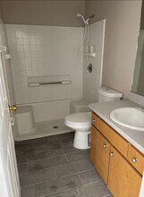 5226 Orange Ave, Unit A in Seffner, FL - Foto de edificio - Building Photo