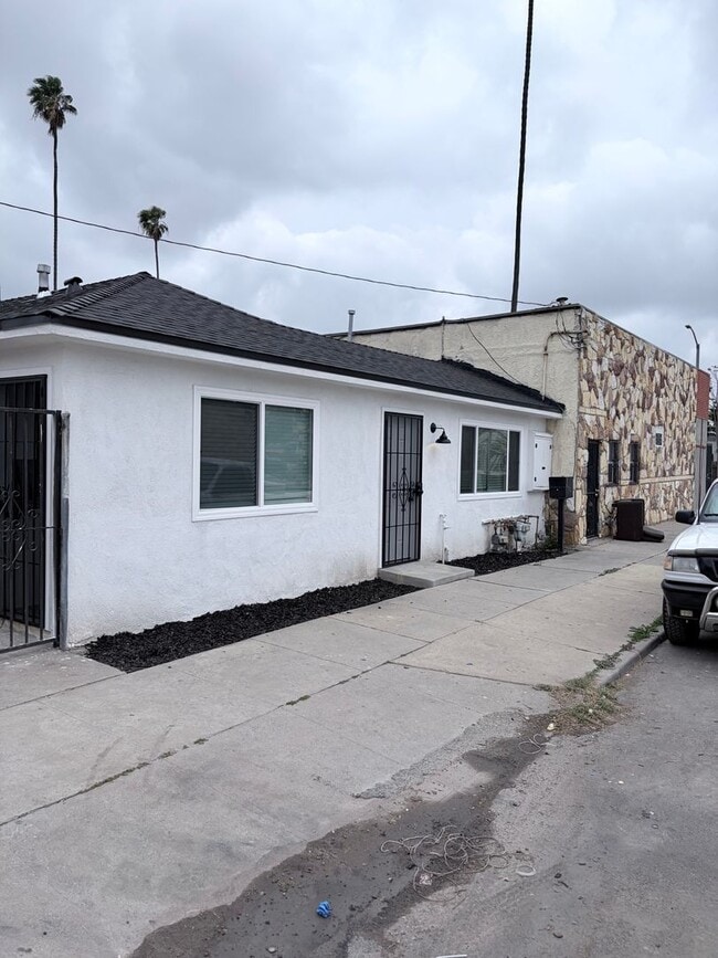 property at 105 W 83rd St