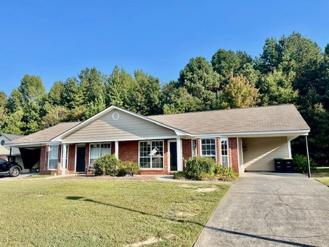 property at 18-20-20 Sandcreek Dr NW