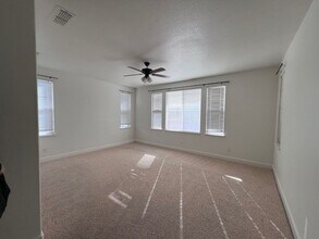 6712 Sao Tiago Way in Elk Grove, CA - Building Photo - Building Photo