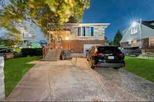 97 Arlington Ave in Valley Stream, NY - Building Photo