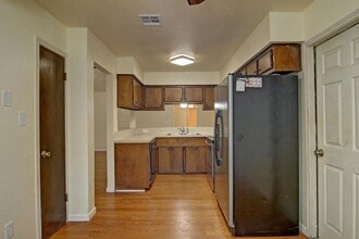 11401 Woodway Creek Dr in Corpus Christi, TX - Building Photo - Building Photo