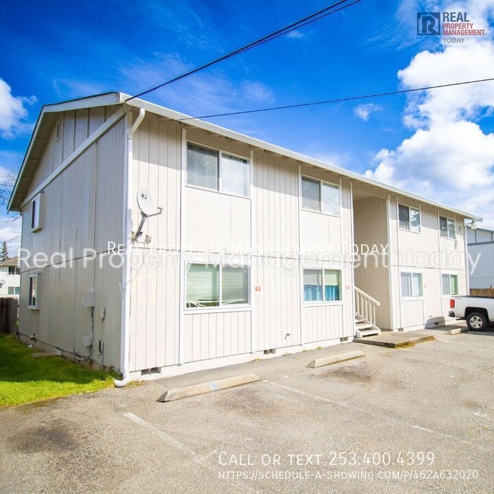119 170th St E in Spanaway, WA - Building Photo