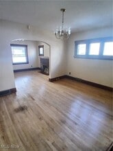 121 N Belle Vista Ave in Youngstown, OH - Foto de edificio - Building Photo