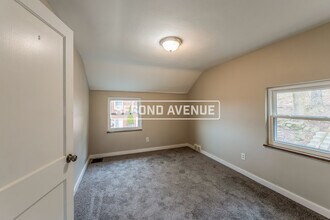 5716 Brinley Dr in Verona, PA - Building Photo - Building Photo