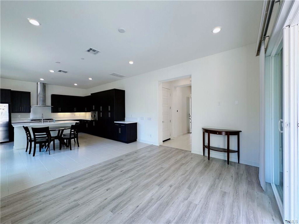 820 Beacon in Irvine, CA - Building Photo