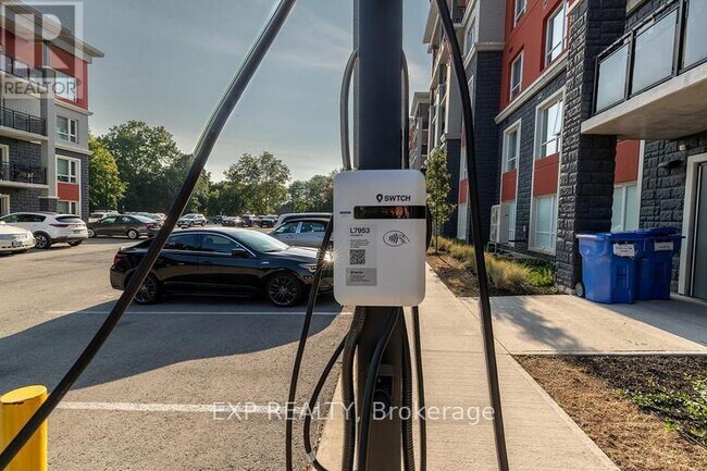 5971 Dorchester Rd in Niagara Falls, ON - Building Photo - Building Photo