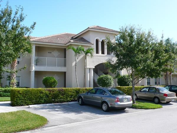 8234 Mulligan Cir in Port St. Lucie, FL - Building Photo