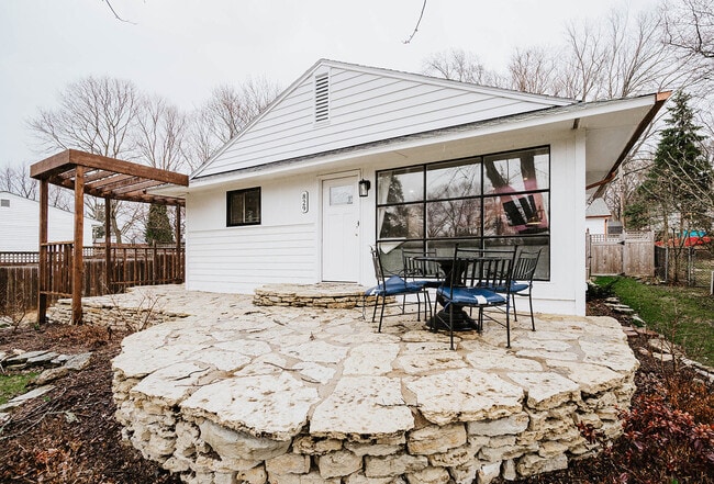 property at 829 N Bennett St