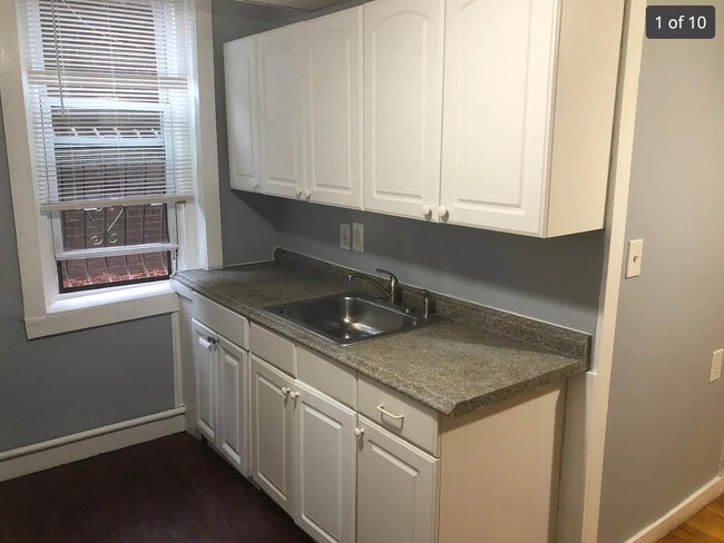 384 Riverway, Unit 1A in Boston, MA - Building Photo - Building Photo