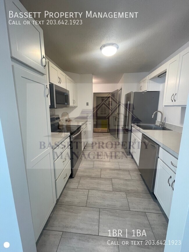 30 Stoneycrest Dr in Middletown, CT - Building Photo - Building Photo