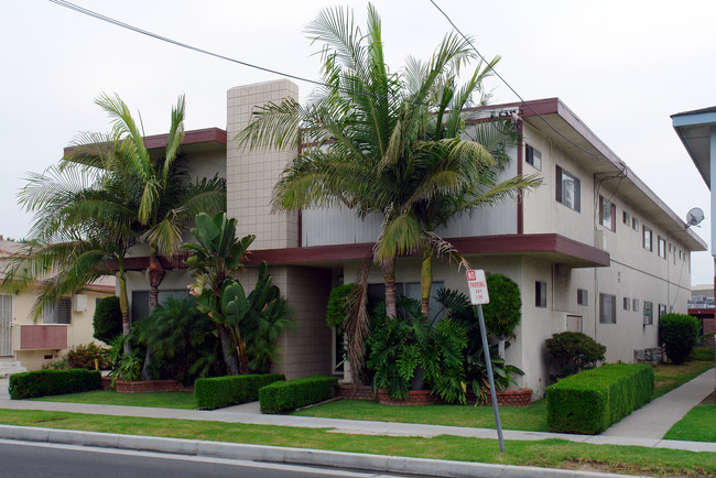 12220 Grevillea Ave in Hawthorne, CA - Building Photo - Building Photo