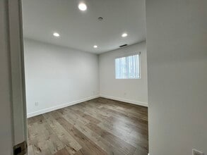 3527 Siskiyou St in Los Angeles, CA - Foto de edificio - Building Photo