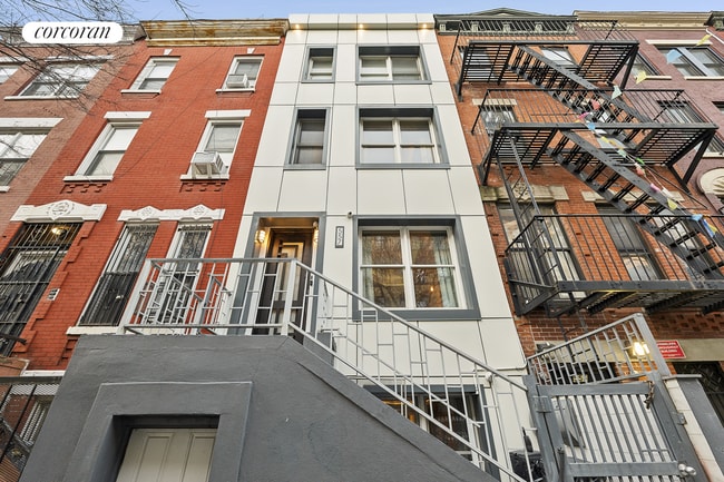 557 W 159th St