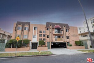 331 S Gramercy Pl in Los Angeles, CA - Building Photo