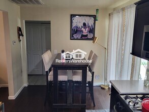 2048 E Alta Vista Rd in Phoenix, AZ - Building Photo - Building Photo