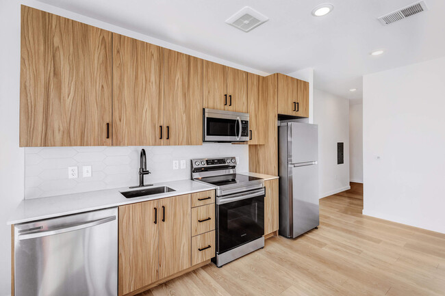 Oso Apartments in Denver, CO - Building Photo - Building Photo