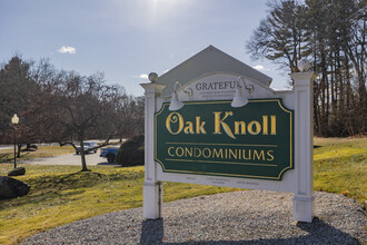 Oak Knoll Condominiums in Dracut, MA - Building Photo - Building Photo