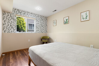 4906 E 14th Ave in Spokane Valley, WA - Foto de edificio - Building Photo