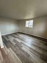 2001-2003 Skyline Dr NW in Minot, ND - Building Photo - Building Photo