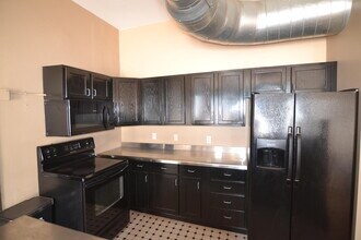 214 S Campbell Ave in Springfield, MO - Building Photo - Building Photo