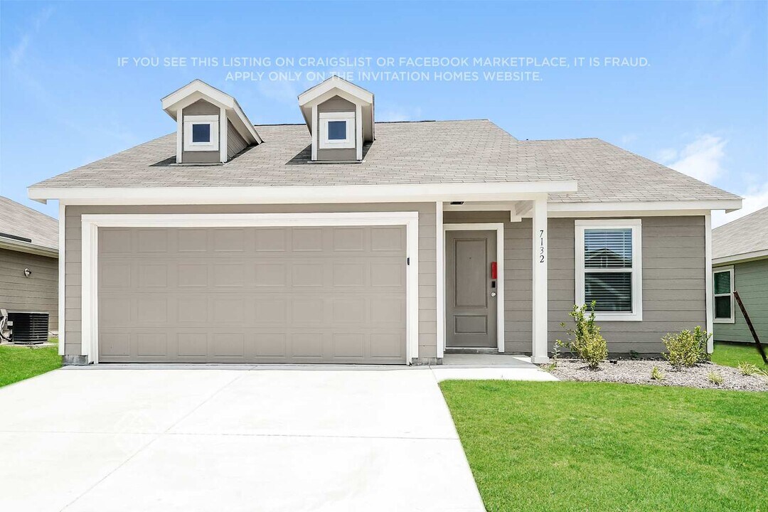 7132 Landings Edge Rd in Fort Worth, TX - Building Photo