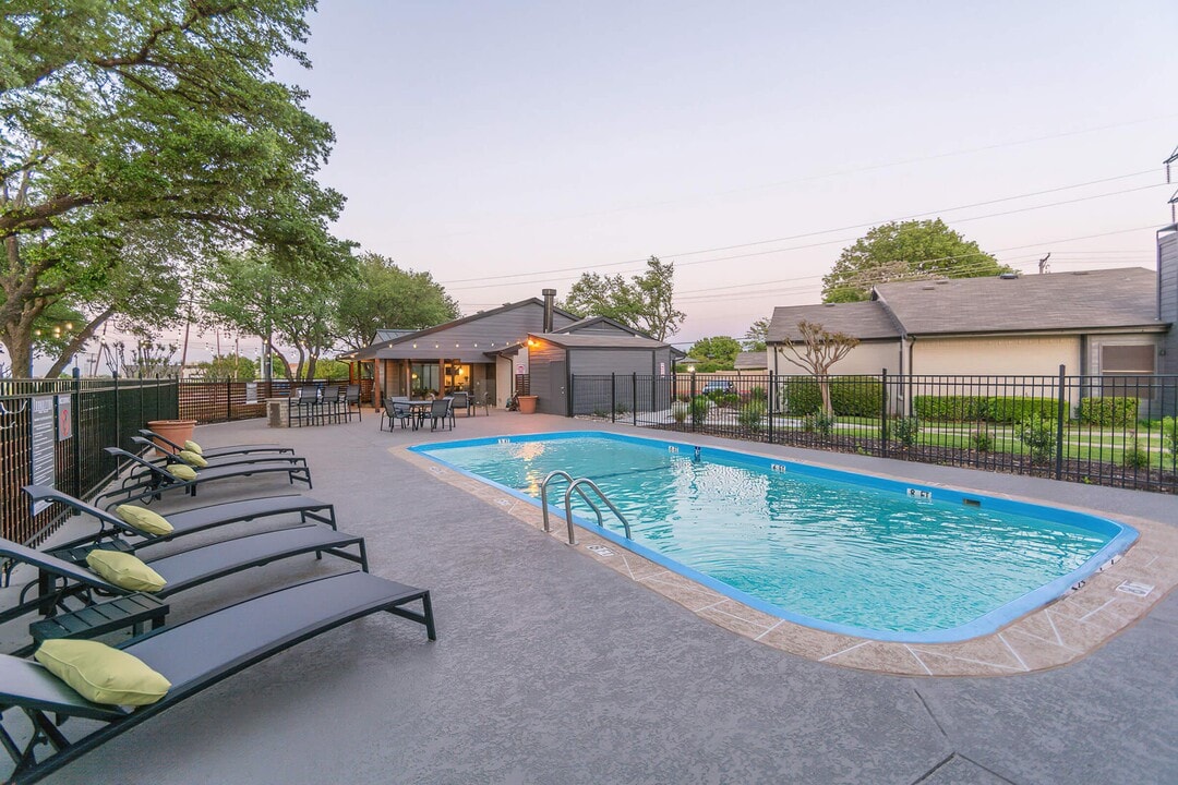Foundation at Cityline in Richardson, TX - Foto de edificio