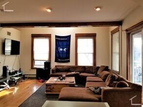 38 Babcock St, Unit 3 in Brookline, MA - Building Photo - Building Photo