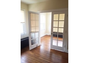319 Terrace Ave in Cincinnati, OH - Building Photo - Building Photo
