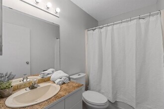 6400 Coach Hill Rd SW in Calgary, AB - Building Photo - Building Photo