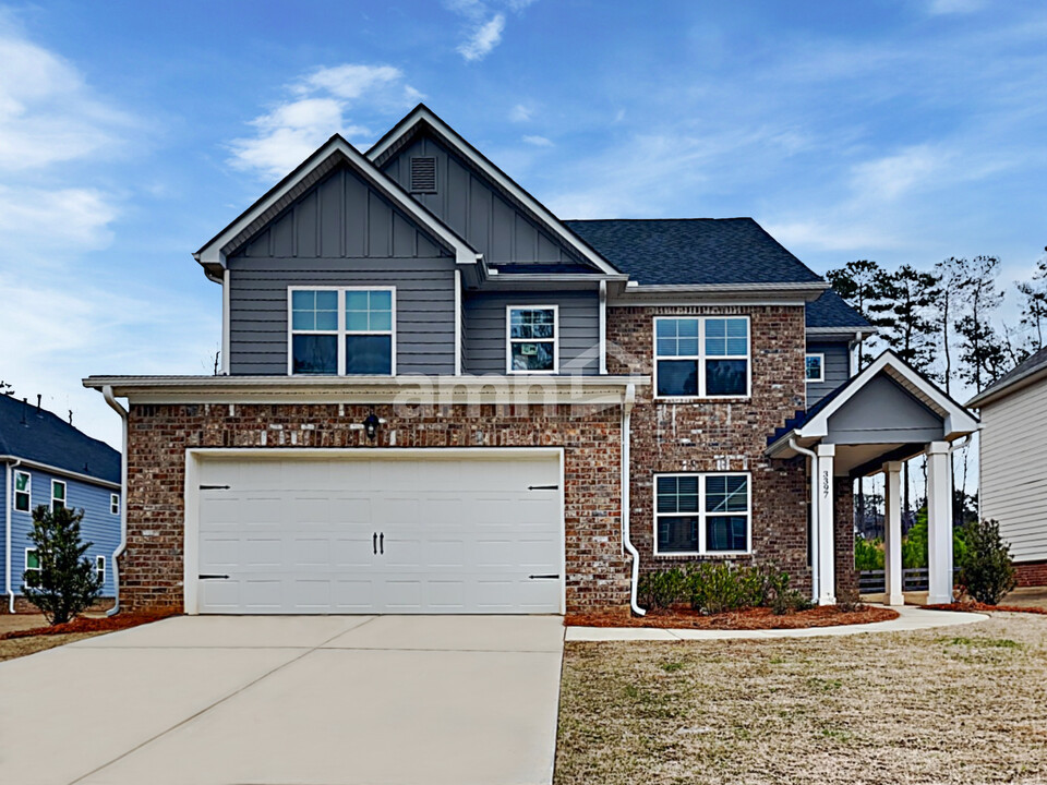 3397 Okelly Dr in Loganville, GA - Foto de edificio