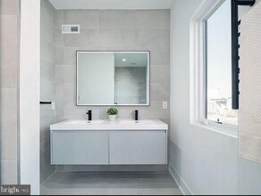2527 Nicholas St in Philadelphia, PA - Building Photo - Building Photo