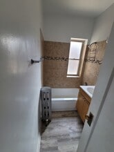 6934 S Crandon Ave in Chicago, IL - Building Photo - Building Photo