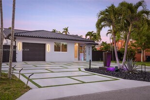 9725 NW 28th Terrace in Doral, FL - Building Photo