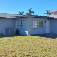 1213 SW 48th Ter in Cape Coral, FL - Building Photo - Building Photo