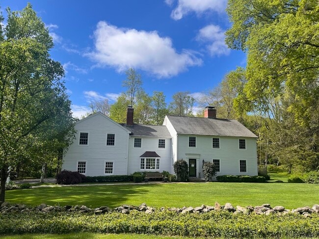 33 Evergreen Hill Rd, Unit #1