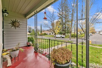 726 Dakota Ave in Medford, OR - Building Photo - Building Photo