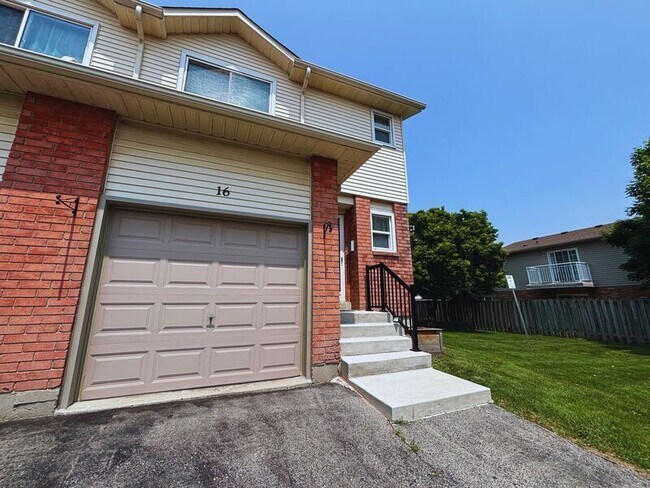 15 15 Derby St in Hamilton, ON - Building Photo - Building Photo