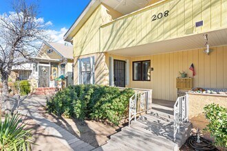 208 13th St NW in Albuquerque, NM - Building Photo - Building Photo