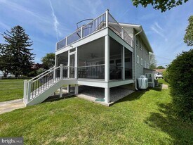 2513 Barrison Point Rd in Essex, MD - Building Photo