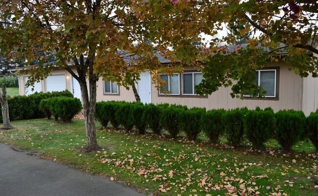 property at 733 8th St NE