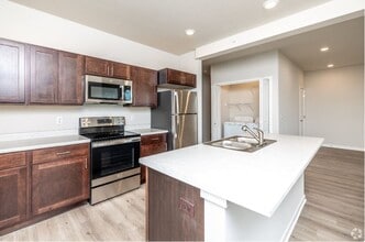 Kettlestone Peak Apartments in Waukee, IA - Building Photo - Building Photo