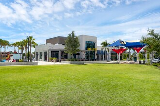 19095 Cabernet Ct in Venice, FL - Foto de edificio - Building Photo